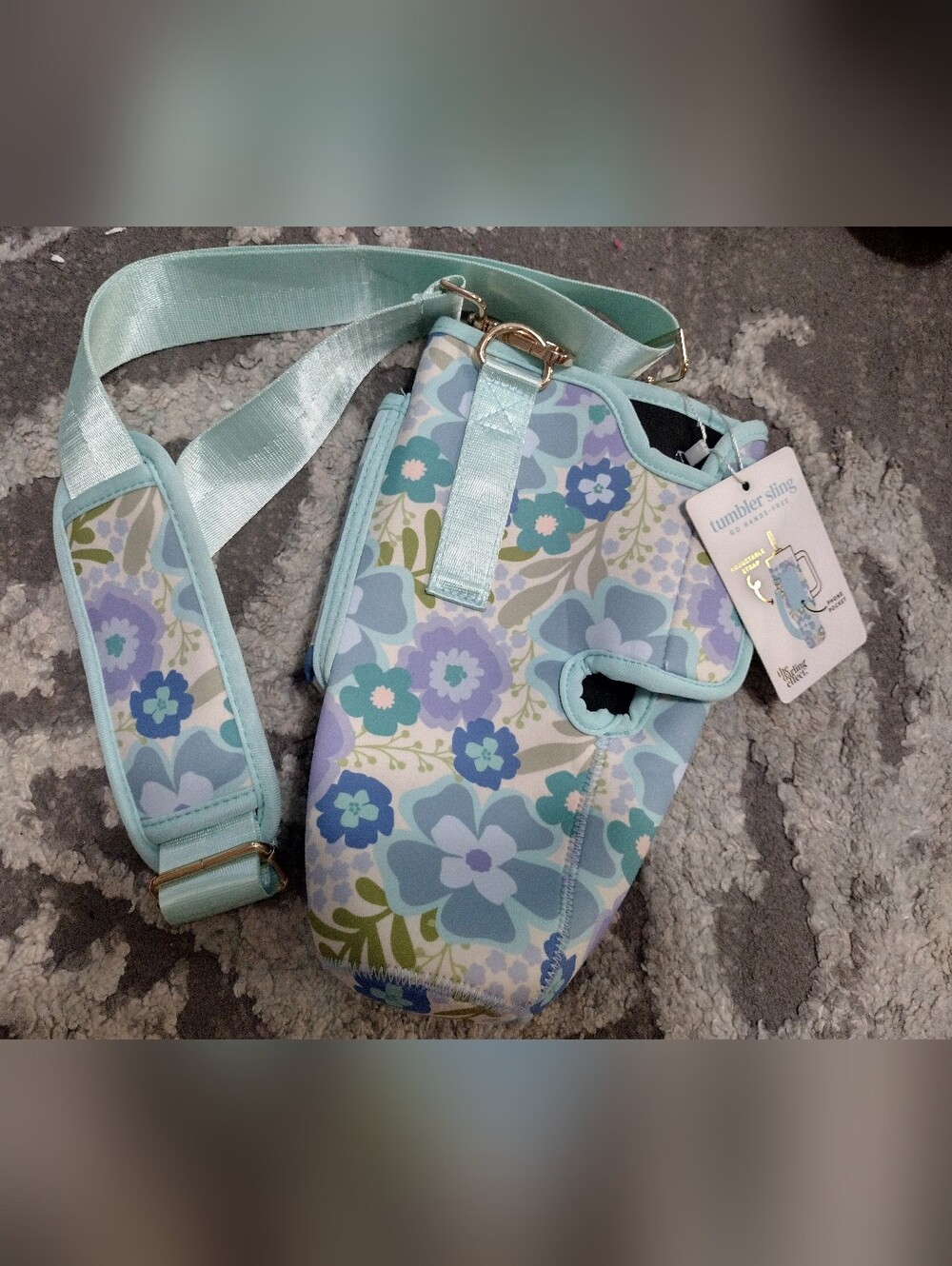 NEW the Darling Effect.Tumbler Sling Floral Neoprene Crossbody